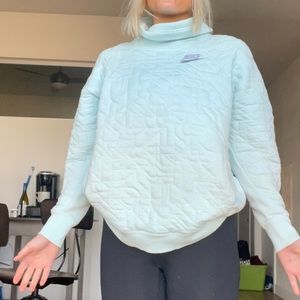 Nike women’s pullover